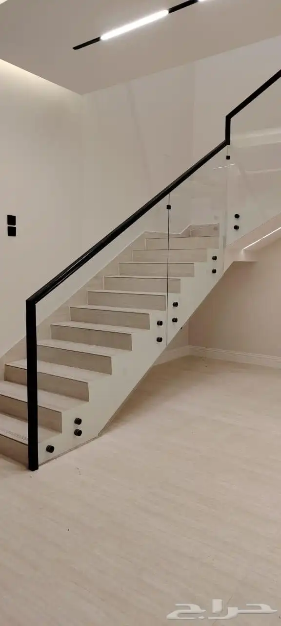 فني جزاز سيكريت و شاورات واجهات ومكاتب 0