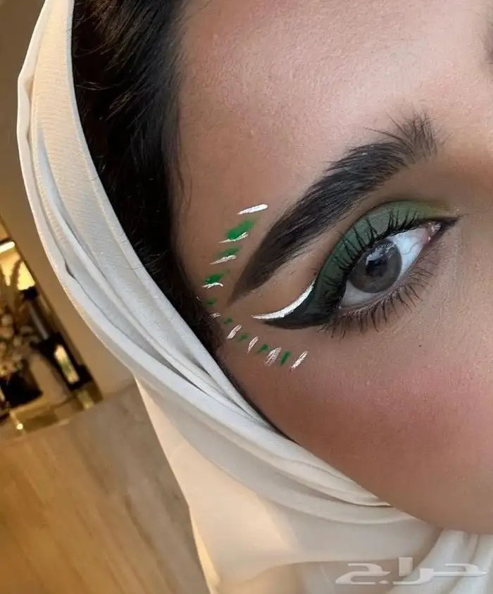 رسم على الوجه 0