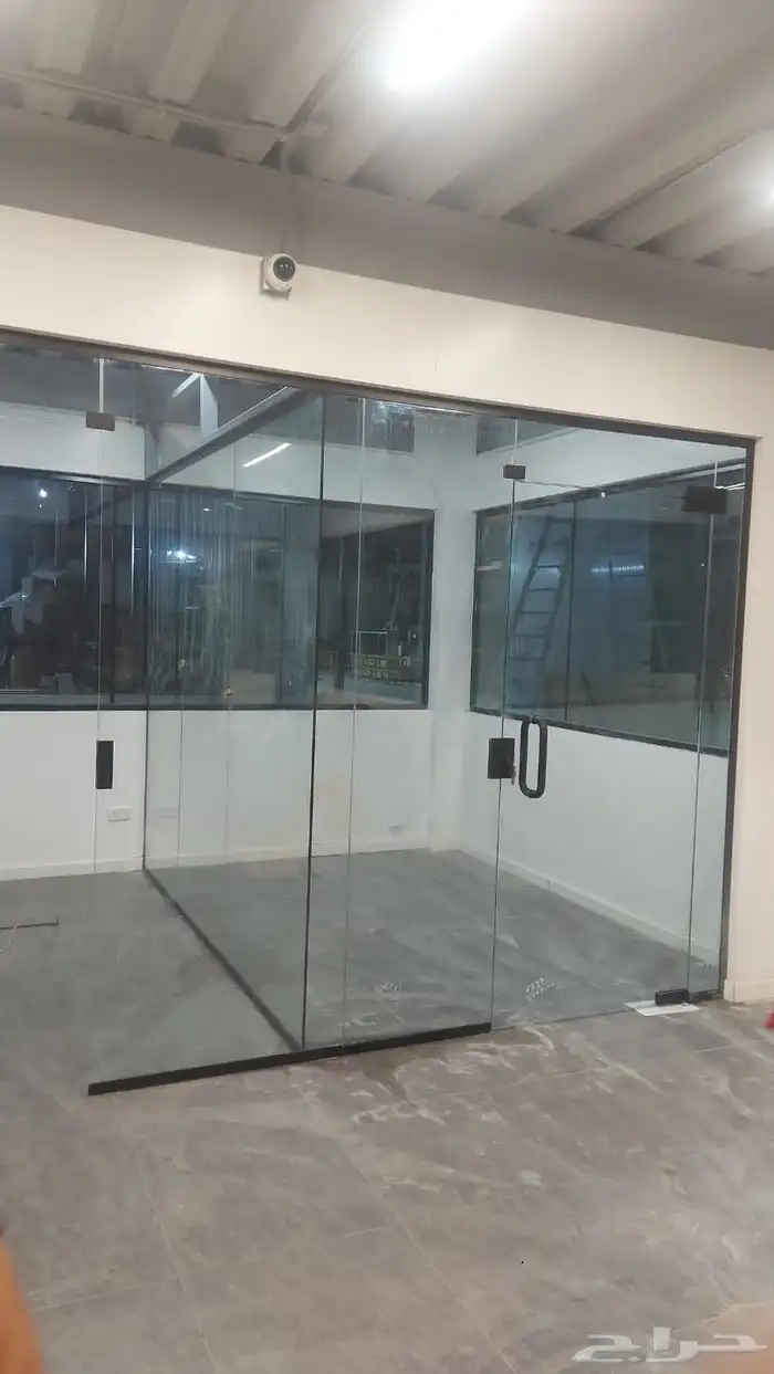 تركيب زجاج سيكوريت قواطع مكاتب 2
