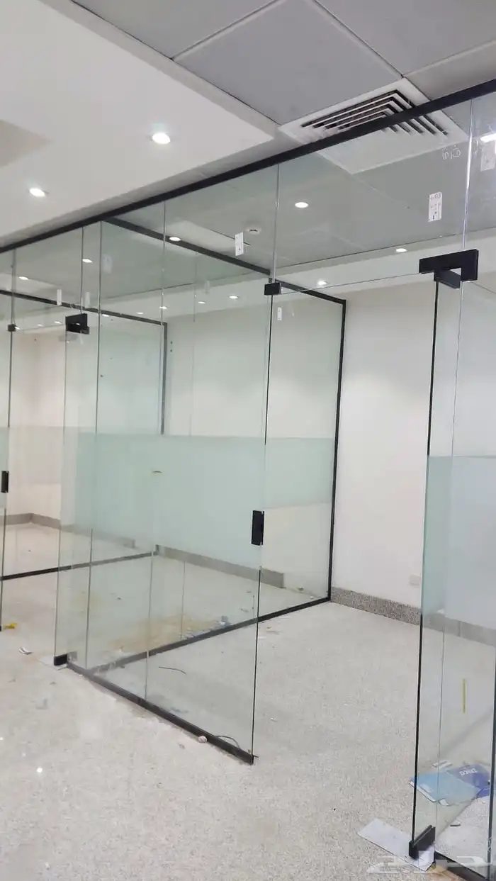 تركيب زجاج سيكوريت قواطع مكاتب 1