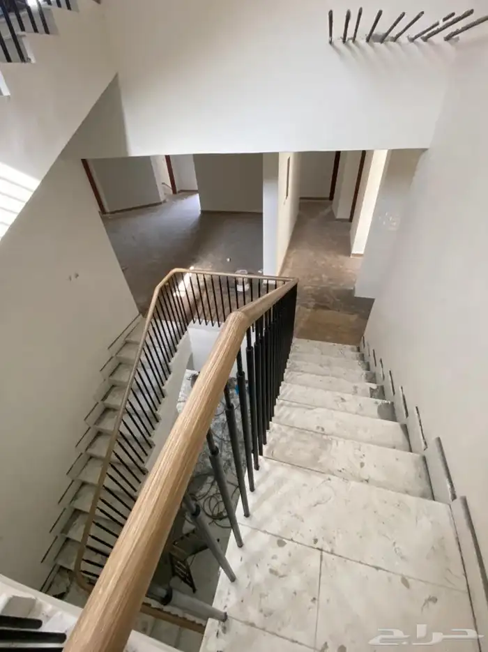 نحن شركة السيف شركة توريد وتركيب ابواب خشب ابواب wpcهندريل 37