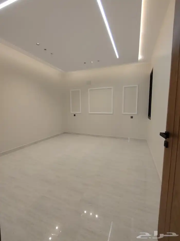 للبيع دور أرضي وسيع مع مدخل سياره بالمحاله 7