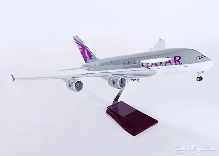 مجسم طائرة القطرية مقاس 47 سم مع قاعدة وعجلات 0