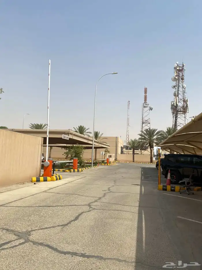 توريد وتركيب وبرمجة لبوابات مواقف السيارات الالكترونية 1