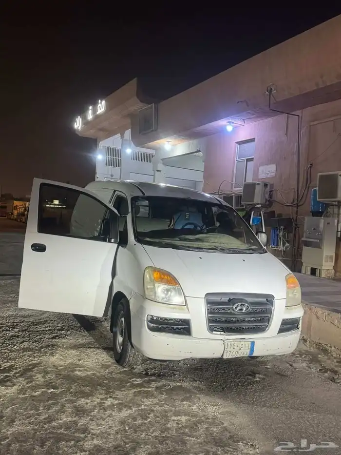 للببيع فان بضايع موديل 2006 مكيف وماكيه ممتاز وقير ممتاز 2
