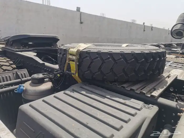 بيع جميع انواع الشاحنات الفاو الصينيه والباصات السفرية 2025 13