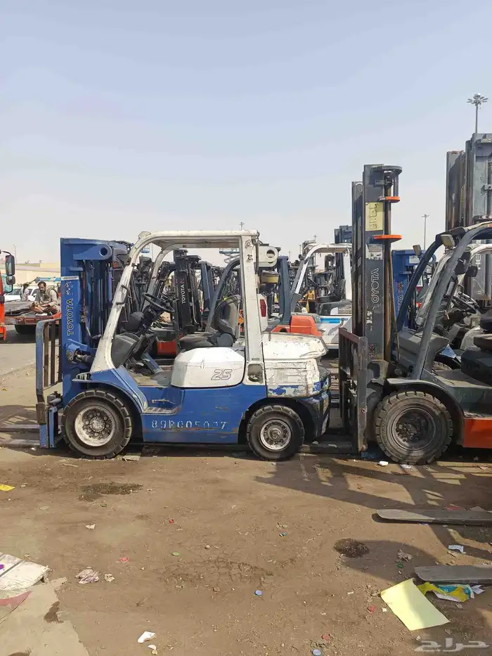 رافعات شوكية للإيجار الشهري واليومي داخل الرياض وخارجها 0