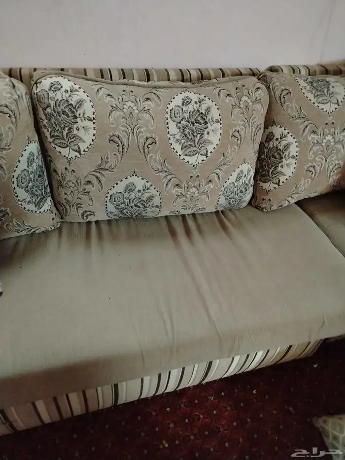 كنب 4 حبات بحاله جيده لوجه الله بس اليوم تاخدوهم 0