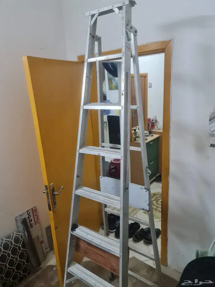 سلم الألمنيوم للبيع مستعمل نظيف الطول التنين متر وأربعين 1