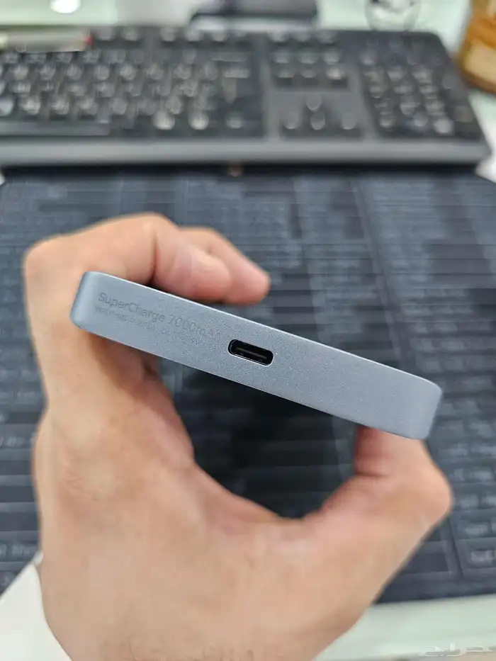 للبيع راوتر 5G وشحن سوبر جارج 9v حجم 7000mAh 2