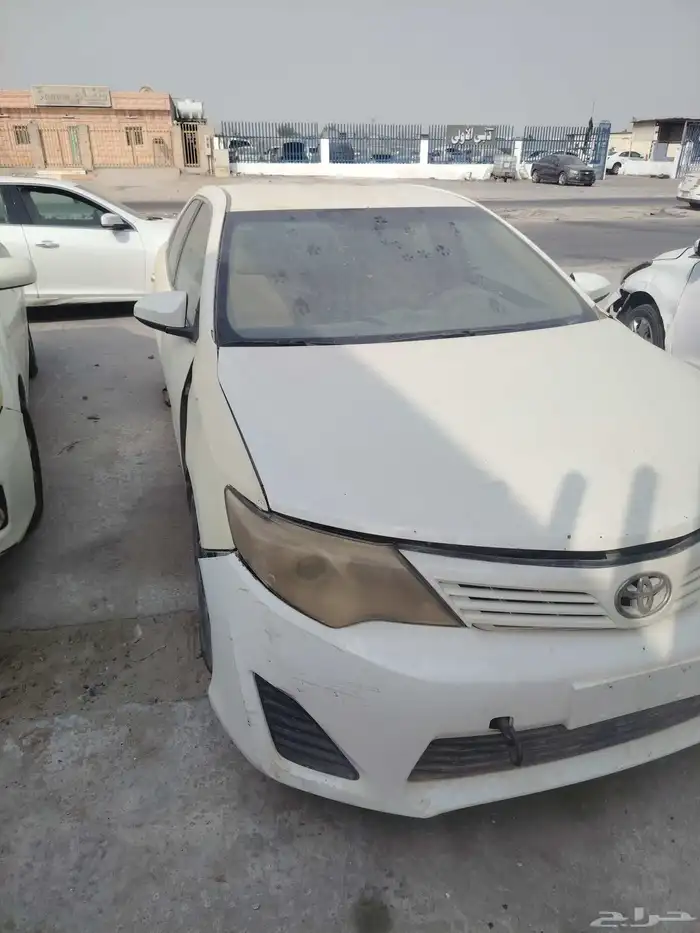 السلام عليكم ورحمة الله أعرض لكم سياره كامري 2012 تشليح قطع 1