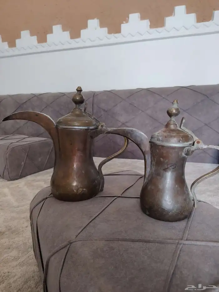 للبيع دلال قديمة و طيبات 0