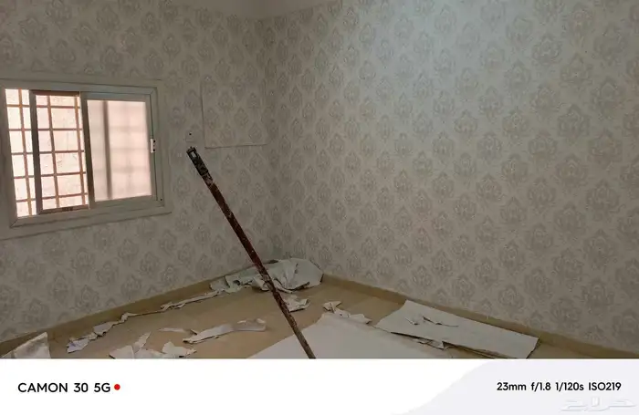 معلم تركيب ورق جدران 5