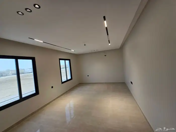 شقق للبيع حي الامواج 6 غرف ب 580 الف 3