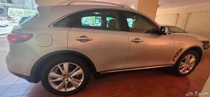 إنفنتي QX70 2015 بحالة ممتازة 4