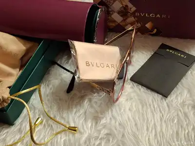 نظارة ماركة BVLGARI أصلي علبة كيس بلغاري منديل كرت مواصفاتها index