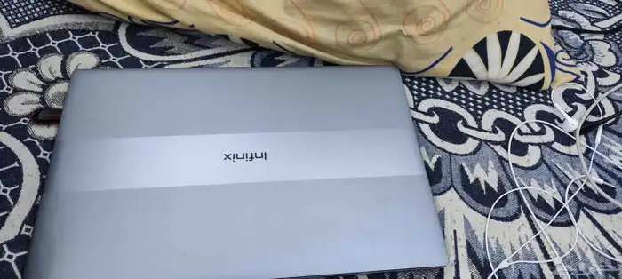 Infinix y1 plus core 7 8 512 3