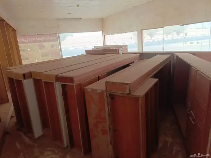 خزانة لمتجر مستحضرات التجميل cabinet for cosmetics shop 1
