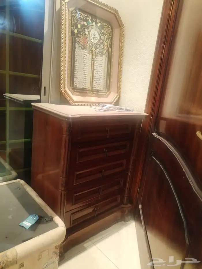 مجموعة أثاث متنوع مستعمل للبيع 2