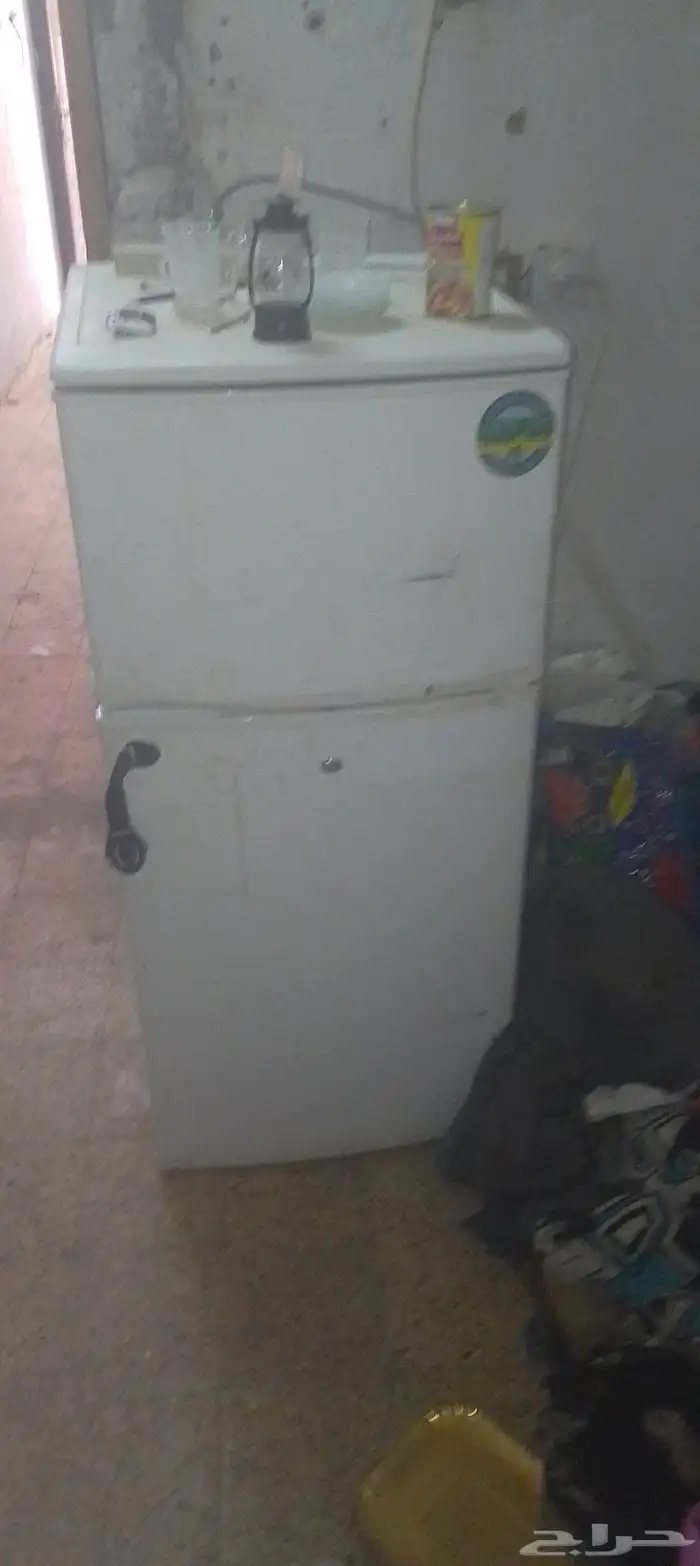 ثلاجه صغيرة تنفح الغرف وشاشات صغيره عاديه وثانيه سمارت 65 0