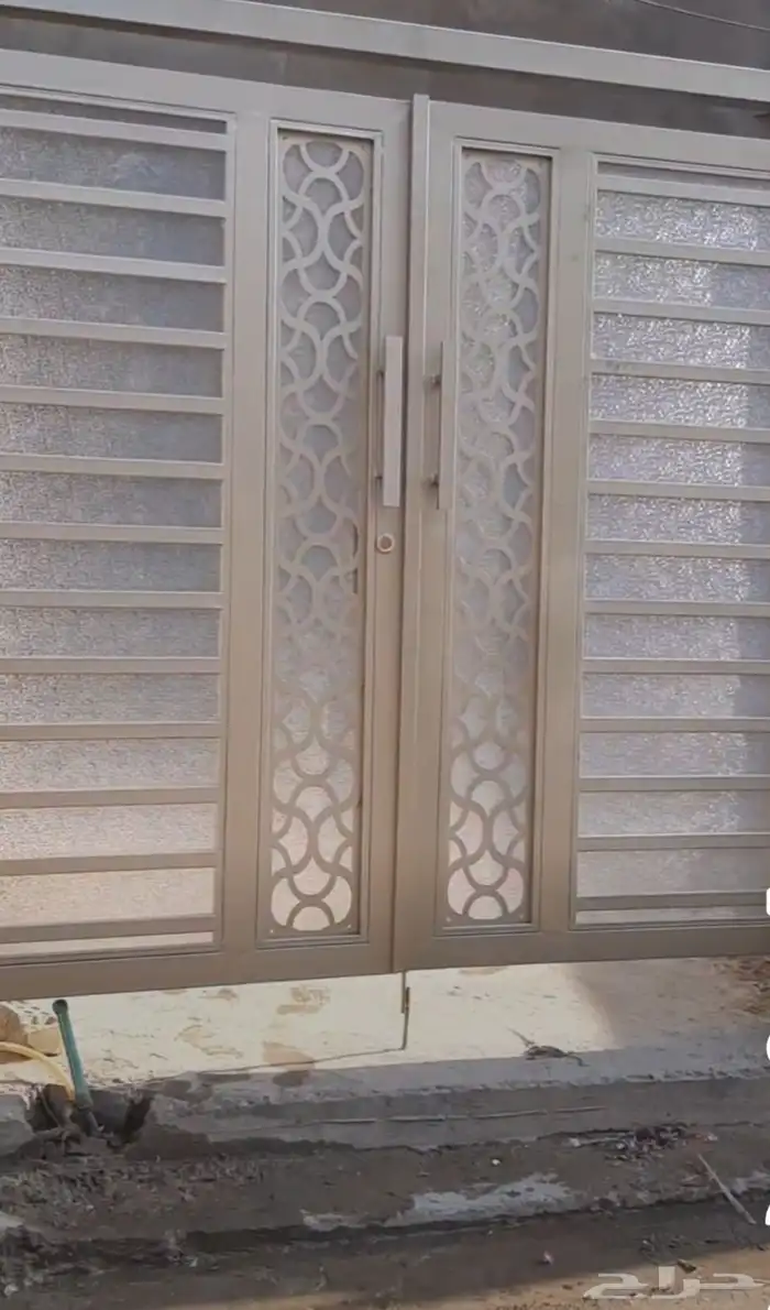 ورشه  مركز العدنان الحداد و المنيوم  باب   حديده   خارجي 4