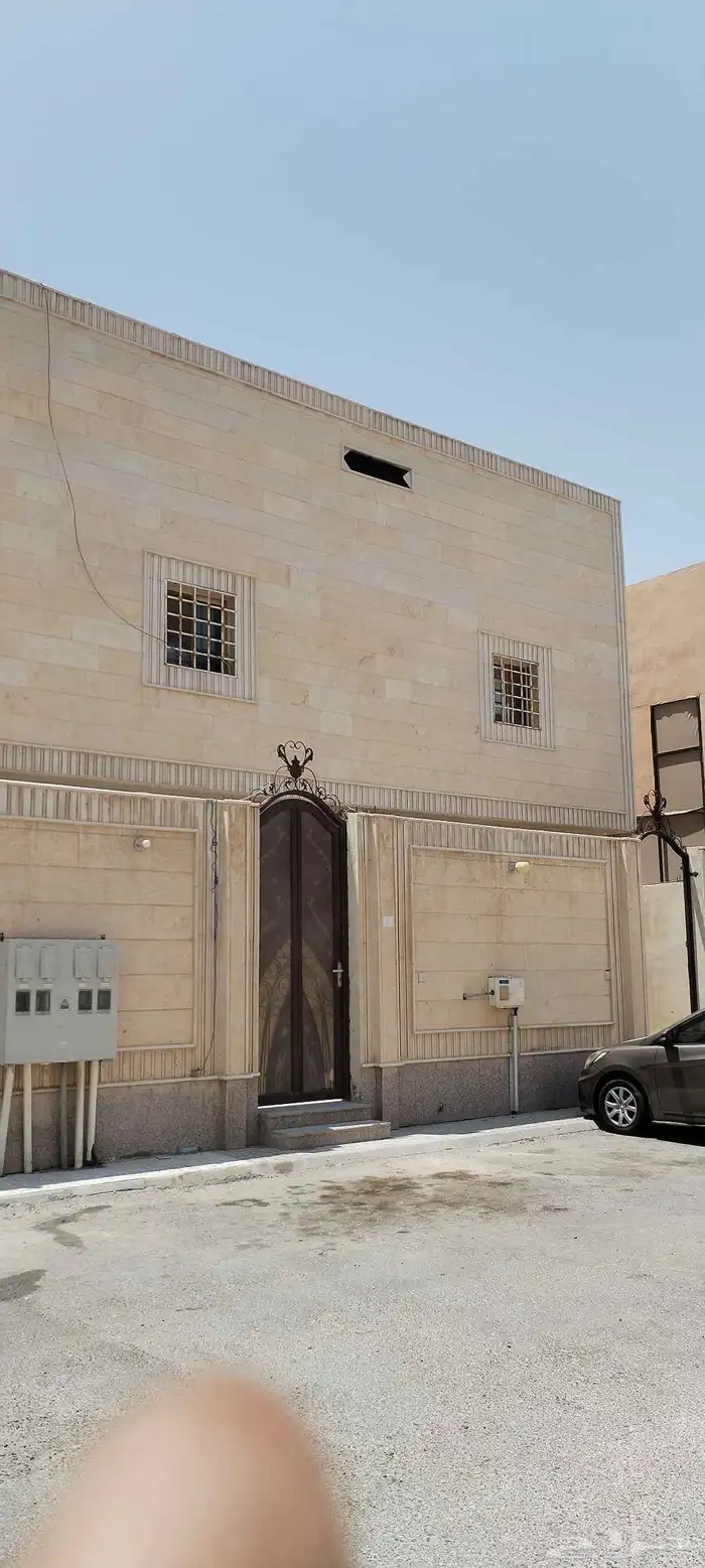 للبيع بيت دورين منفصلين وملحق بحي الصواري مساحه 313 متر موقع 0