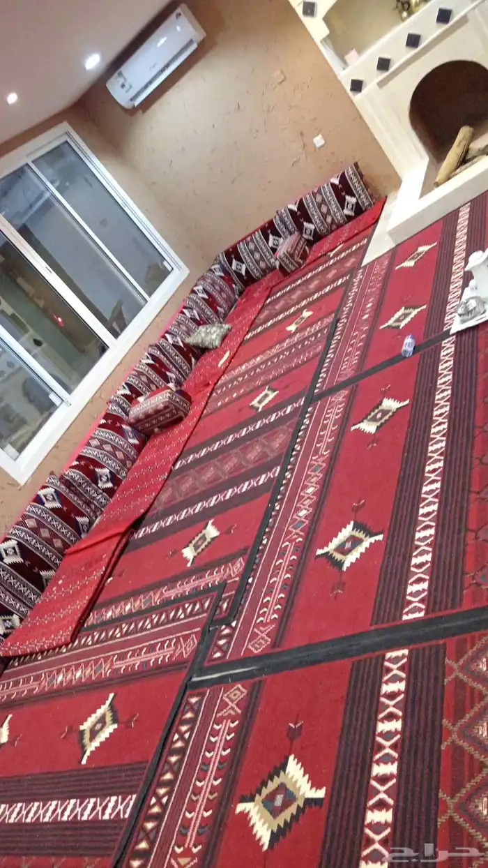 6 فرش شعبيه ومساند وه تكيات للبيع 0