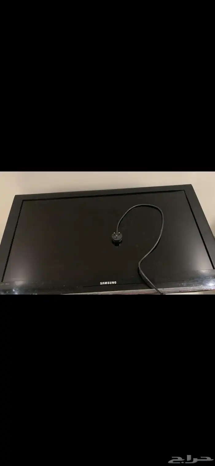 شاشه سامسونج مع حامل جداري 1