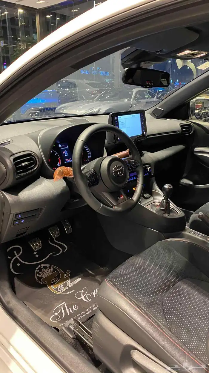 Toyota yaris GR 2020 قير عادي 6