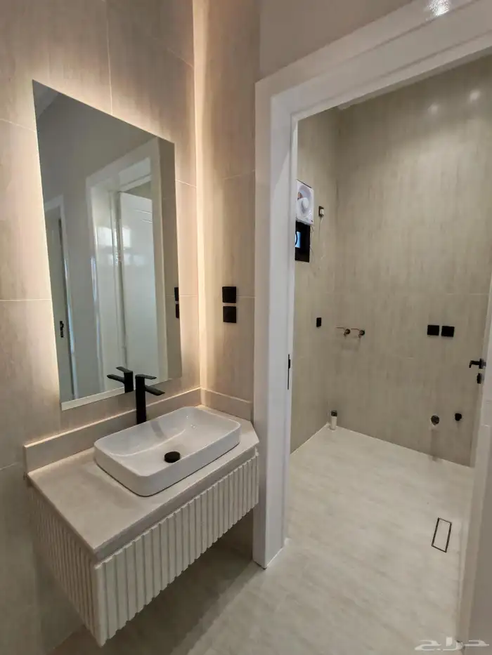 للبيع روف درج خارجي مع مشب احد رفيده بسعر 650 الف 24