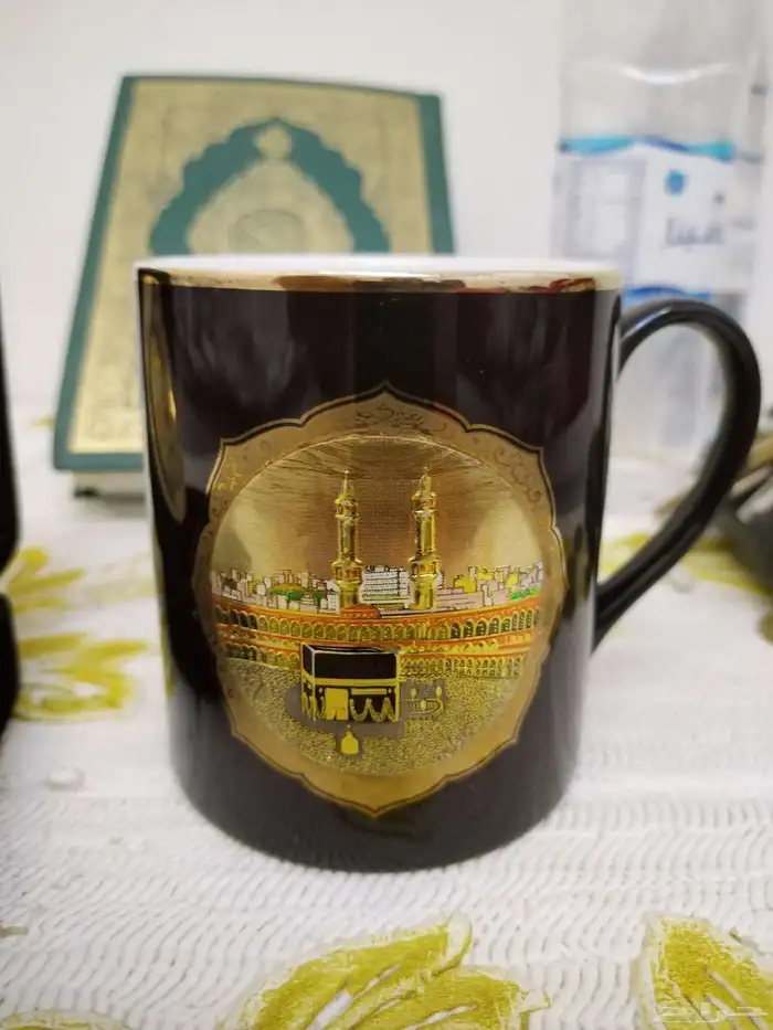 صحن وكوب مكة المكرمة حفرنافر مع طلاء ذهب 24 السعر 200ريال 1