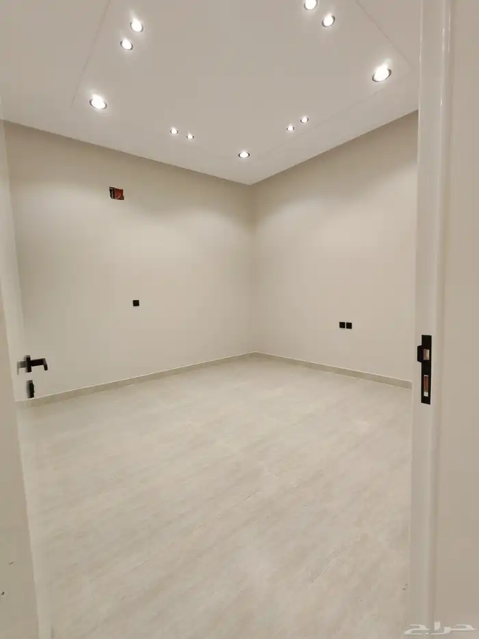 للبيع روف درج خارجي مع مشب احد رفيده بسعر 650 الف 19
