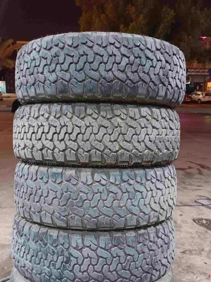 طقم كفرات حجري منزل. 275 60 20شبه جديد مديل بداية 25 2