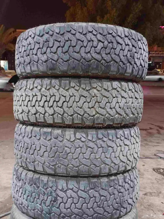 طقم كفرات حجري منزل. 275 60 20شبه جديد مديل بداية 25 0