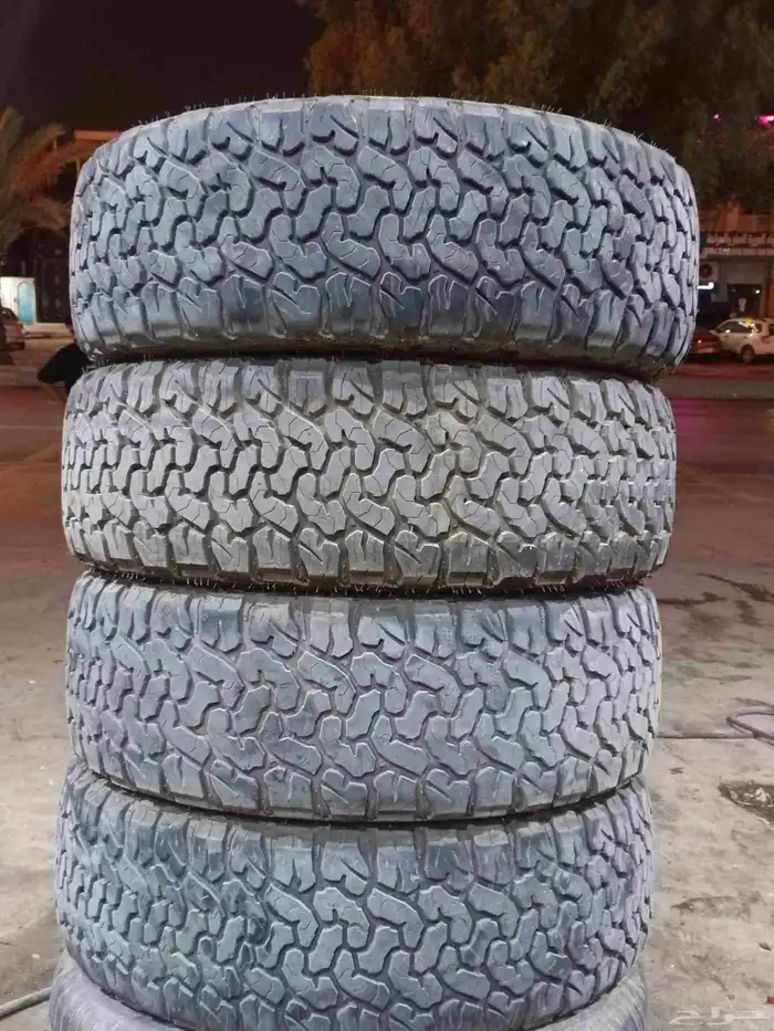 طقم كفرات حجري منزل. 275 60 20شبه جديد مديل بداية 25 1