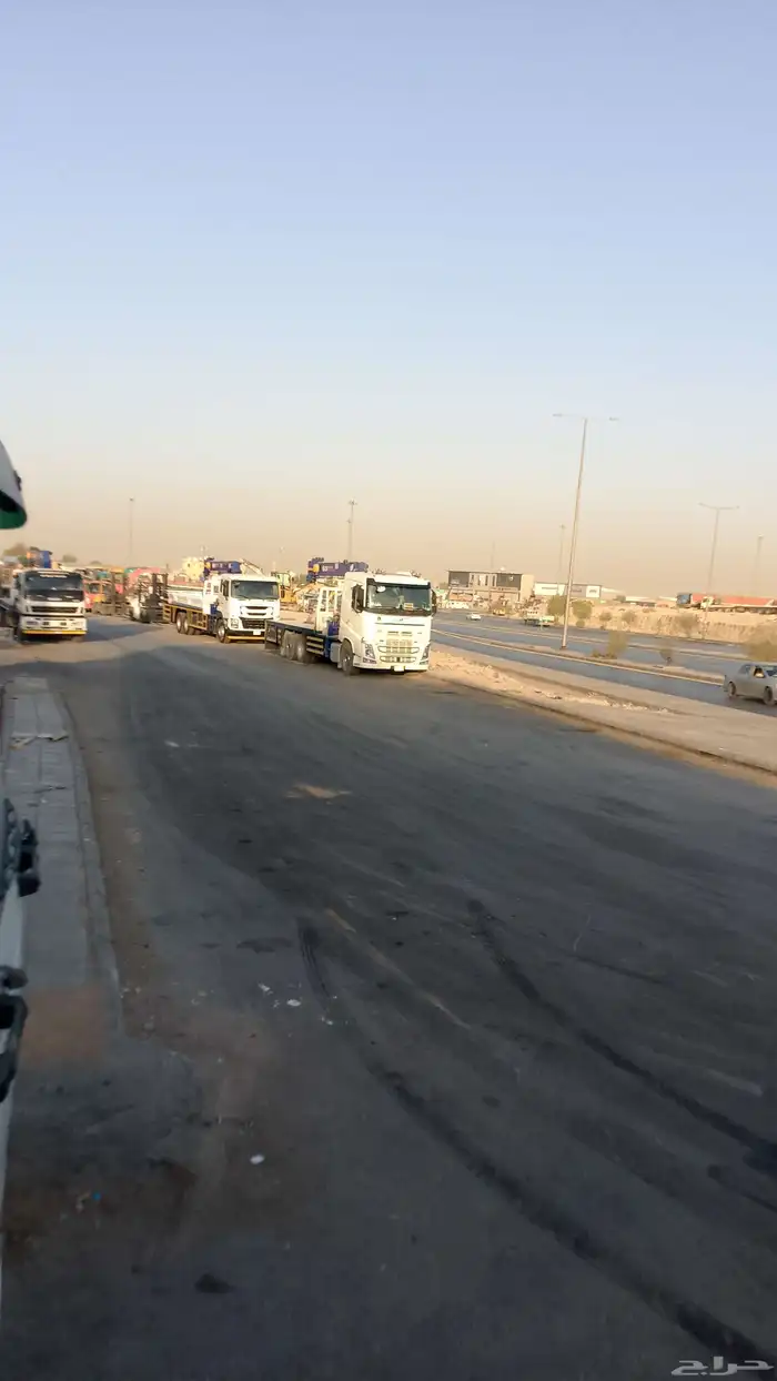 بوم تراك بجميع انواعها للايجار اليومي وشهري وكرينات 1