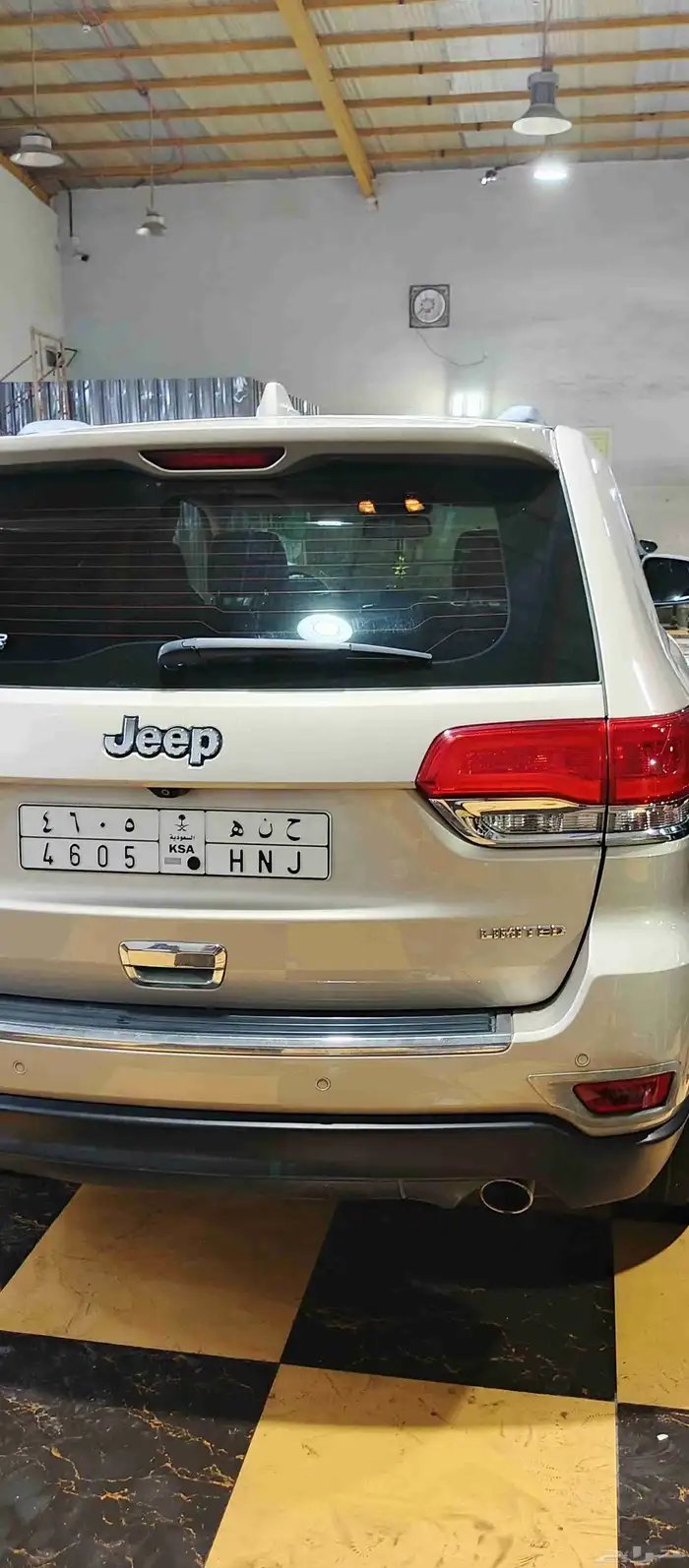 جيب جراند شيروكي 2015 لميتد 8