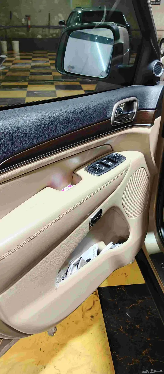 جيب جراند شيروكي 2015 لميتد 10