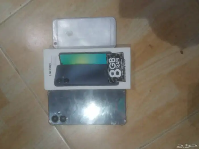 هاتفGALAXY A06جديد بكرتونه استعمال 5ايام فقط مع آيفون 6 8