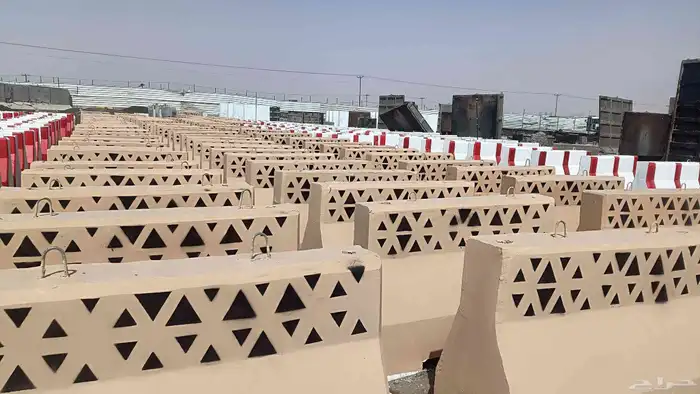 حواجز خرسانيه وزينة حدائق مناهيل مصدات قواعد اناره 5