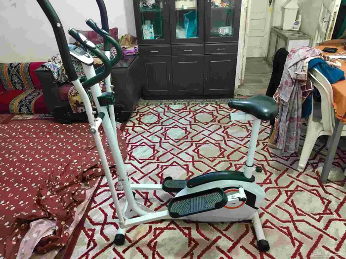 Cycling machine exercise bike in excellent condition no defe 0