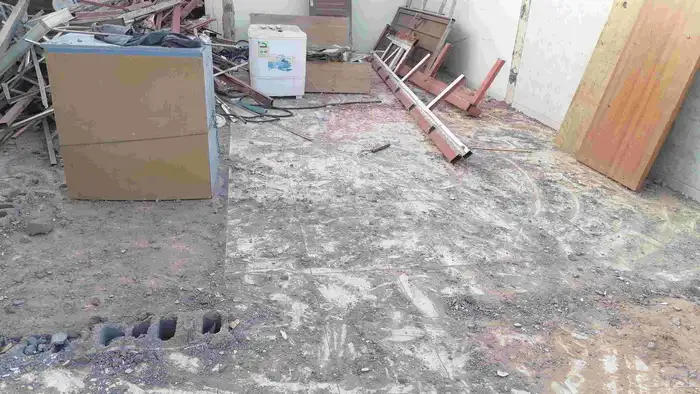 يوجد لدينا ابواب حديد وخشب 0