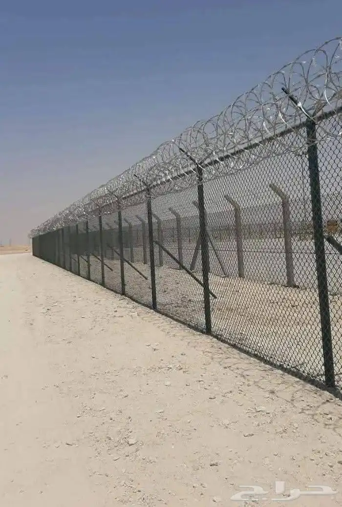 نقوم بتوريد وتركيب الشبوك وسياج في أنحاء المملكة لتواصل 0