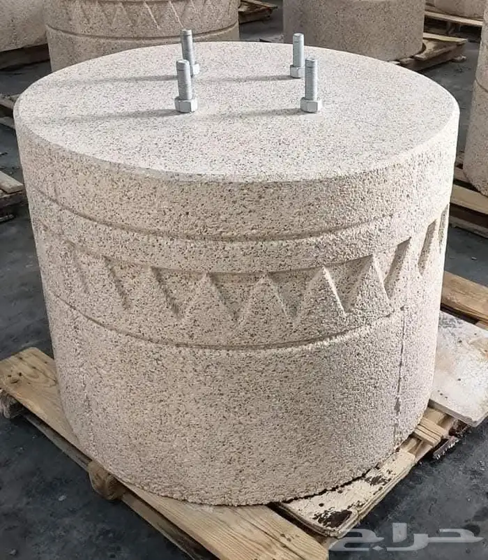 حواجز خرسانيه وزينة حدائق مناهيل مصدات قواعد اناره 7