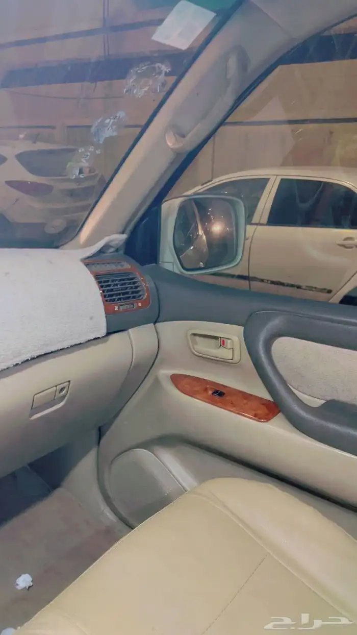 لاندكروزر موديل 2004 2