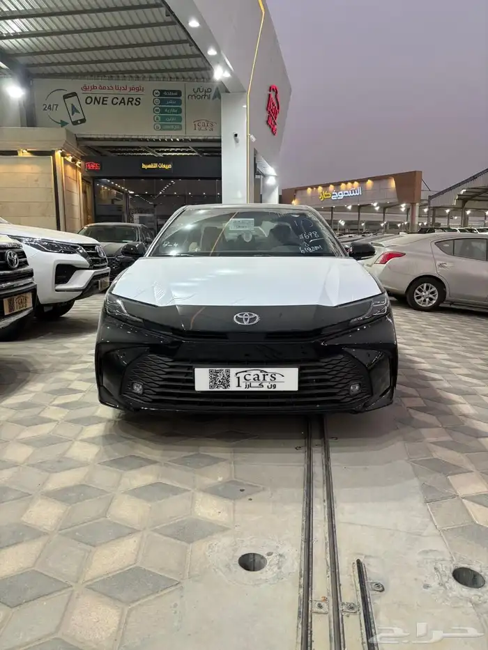 تويوتا كامري LE هايبرد 2025 0