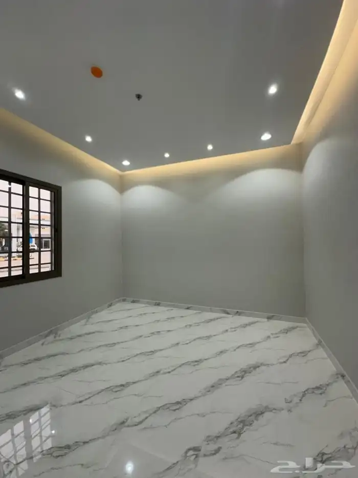 شقة في عمارة سكني بالدور الارضي 5 غرف وصالة ب 800 الف جديدة 5
