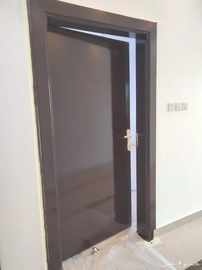 انا معلم بويا رش ابواب خشب ناري زيتي صديان 1