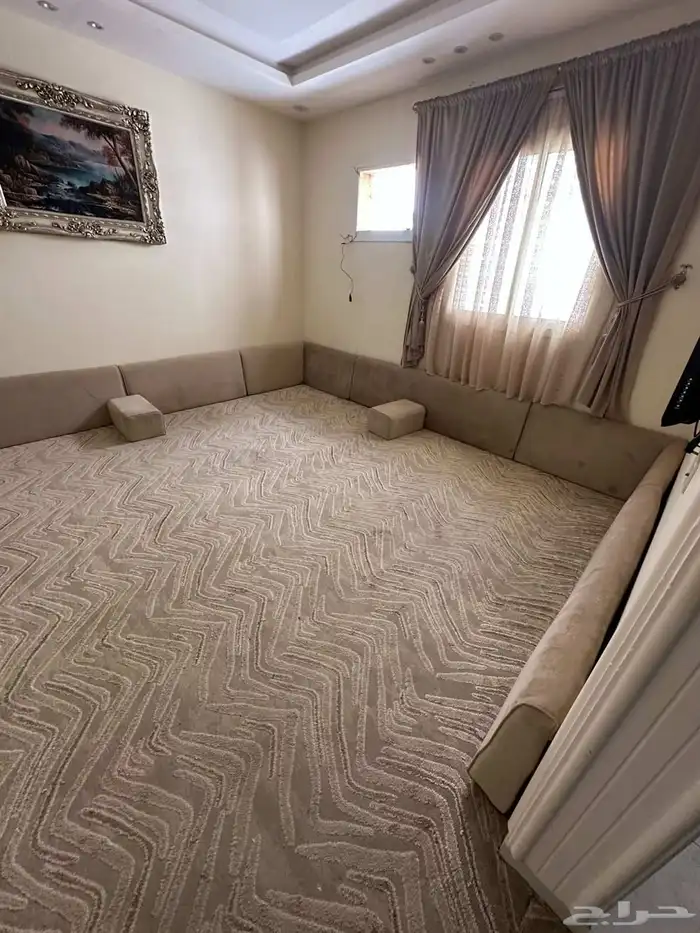 مجالس ارضيه شبه الجديد ونظيفه على الشرط بأسعار مناسبه 1