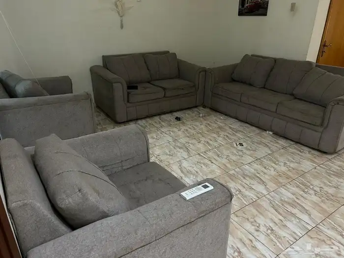 غرفة نوم ومجلس وطاولة طعام 2